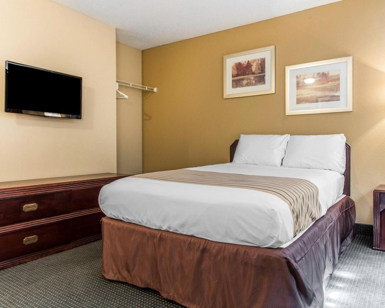 Suburban Studios Kennesaw-Marietta North Room photo